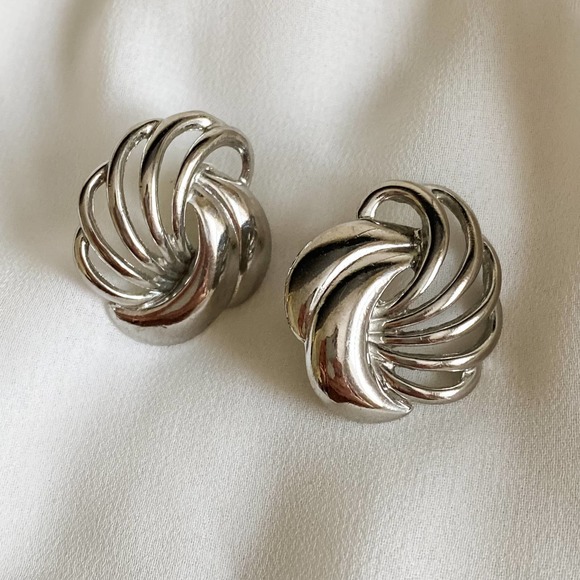 Vintage Jewelry - VTG Silver Spiral Chunky Stud Earrings